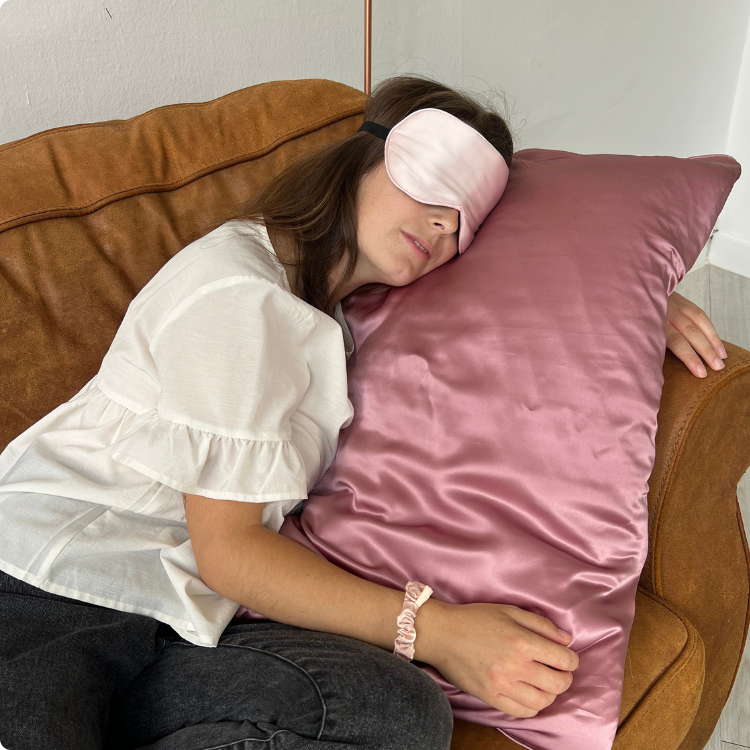 MULBERRY SILK NIGHT MASK